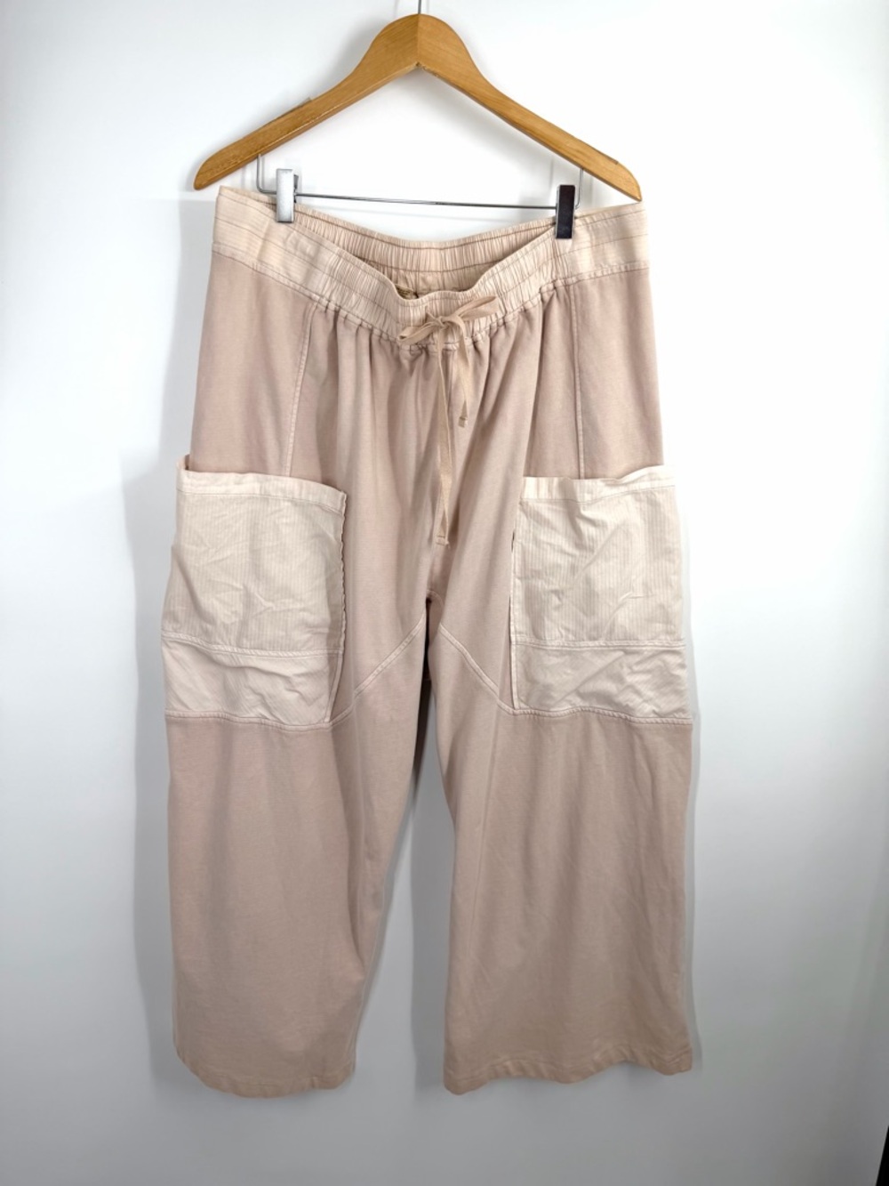 Torrid Festi Beige Wide Leg Cargo Pants with Big Pockets - Picture 3 of 8